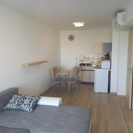 Apartment Miller Apartman Ezustpart *